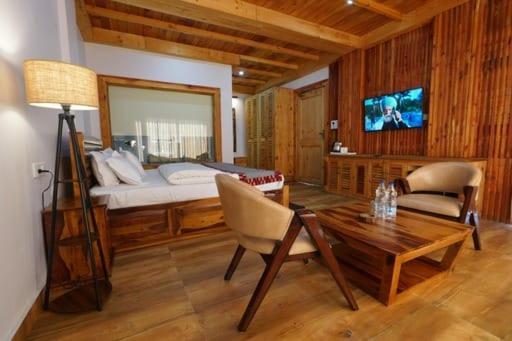 בית מלון כפרי Himalayan Chalets Jibhi