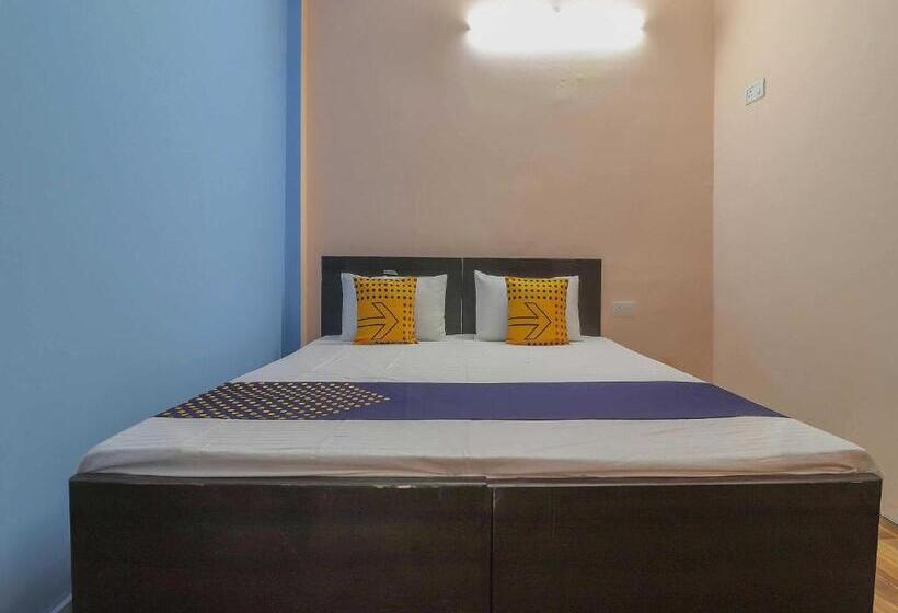 בית מלון כפרי Oyo Av Inn