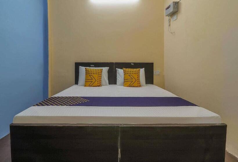 בית מלון כפרי Oyo Av Inn