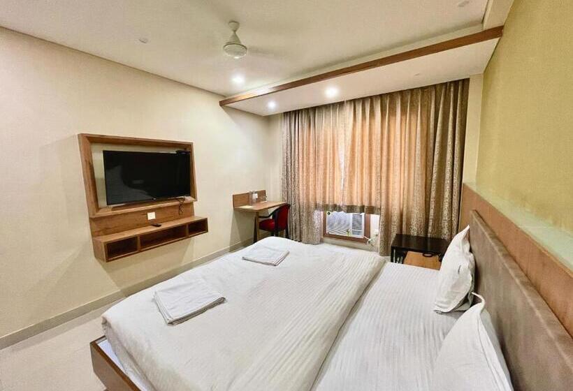 Rockbay, Puri Swimming Pool, Near Sea Beach And Temple Fully Air Conditioned Hotel With Lift And Par