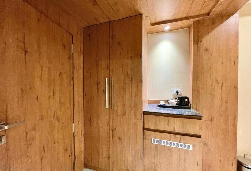 Rockbay, Puri Swimming Pool, Near Sea Beach And Temple Fully Air Conditioned Hotel With Lift And Par