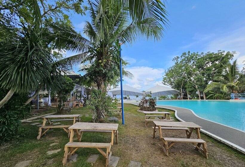 Otel Silangang Nayon