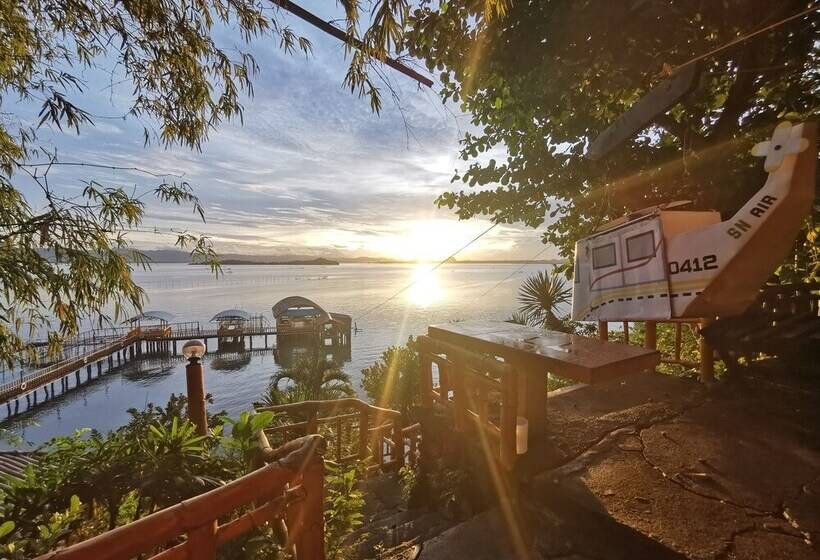 Otel Silangang Nayon