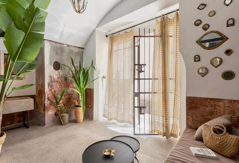 Panzió Almà Art Studio