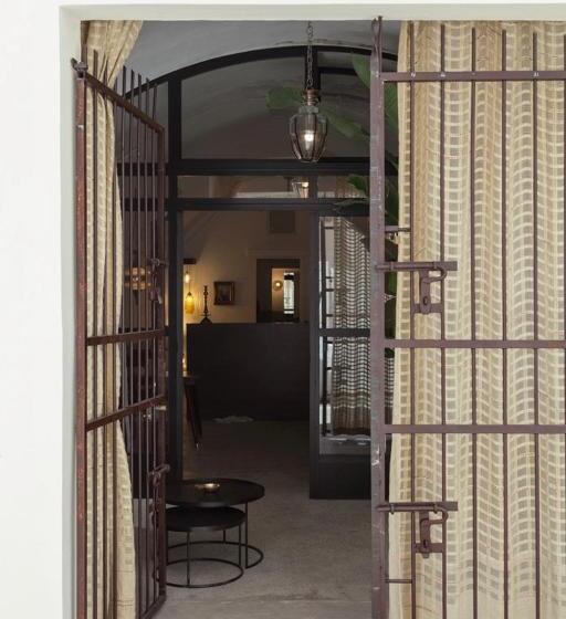 Panzió Almà Art Studio