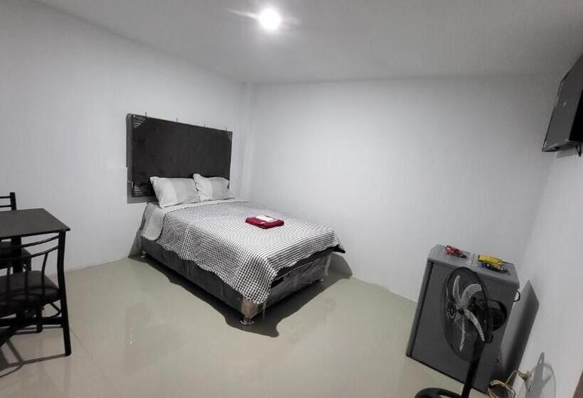 ペンション Hostal El Embrujo 2