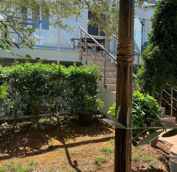 Majatalo Oxhaku Guest House