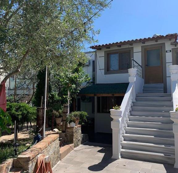 Majatalo Oxhaku Guest House