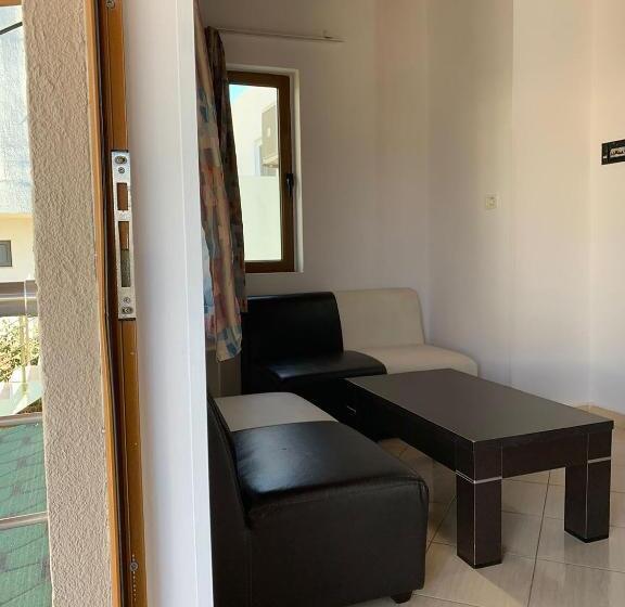 Majatalo Oxhaku Guest House