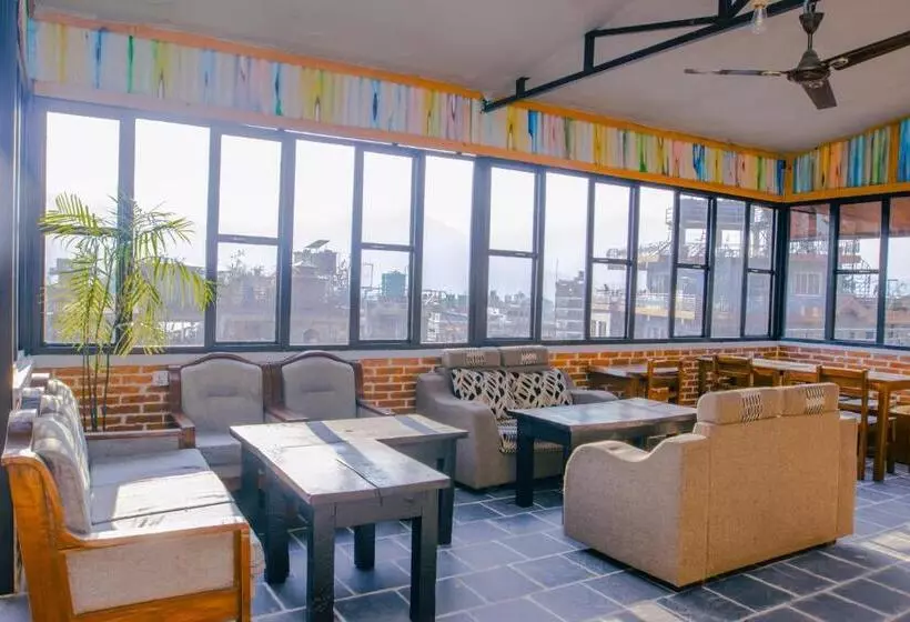 Roamers Inn Hostel
