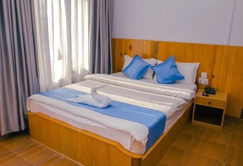 Roamers Inn Hostel