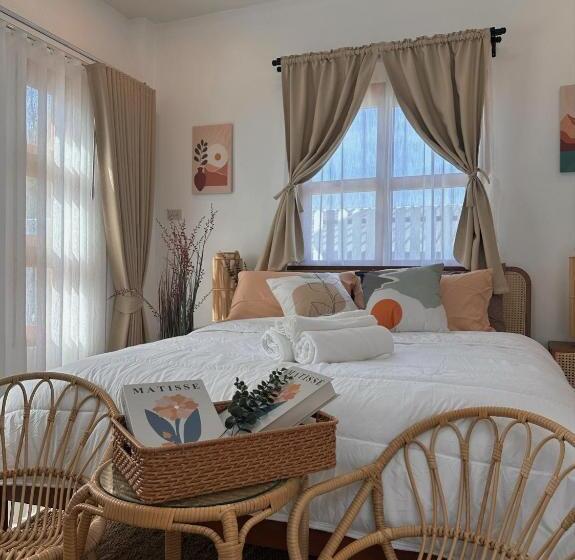 Bed and Breakfast Heaven Villa At Pua น่าน