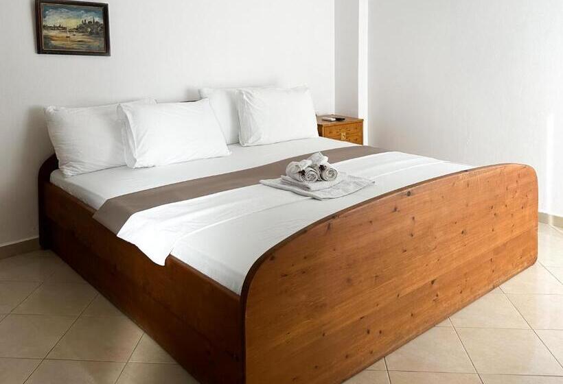 تختخواب و صبحانه Kel Rooms