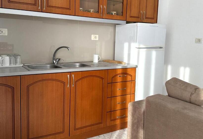 تختخواب و صبحانه Kel Rooms