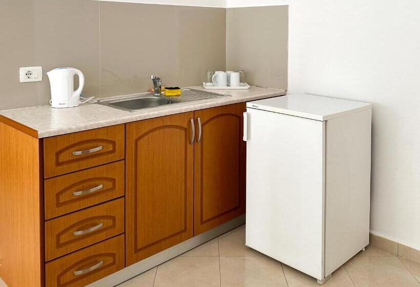 تختخواب و صبحانه Kel Rooms