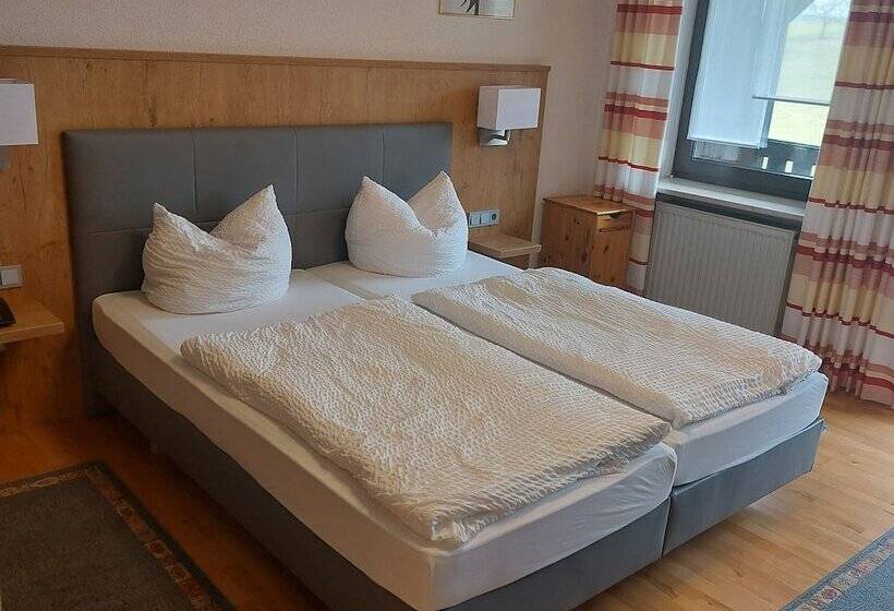 Hotelli Gasthof Pension Grüne Au