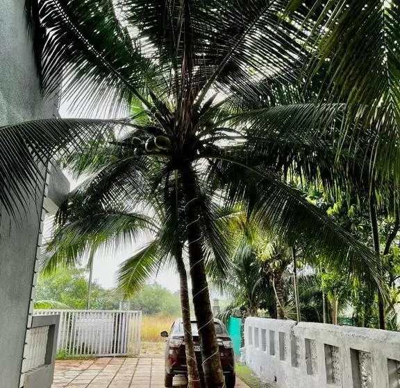 ホテル Indu Chhaya