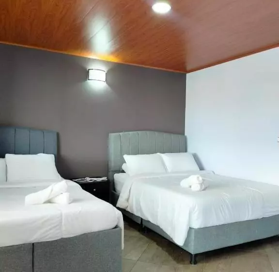 Hotelli Piedradeluna