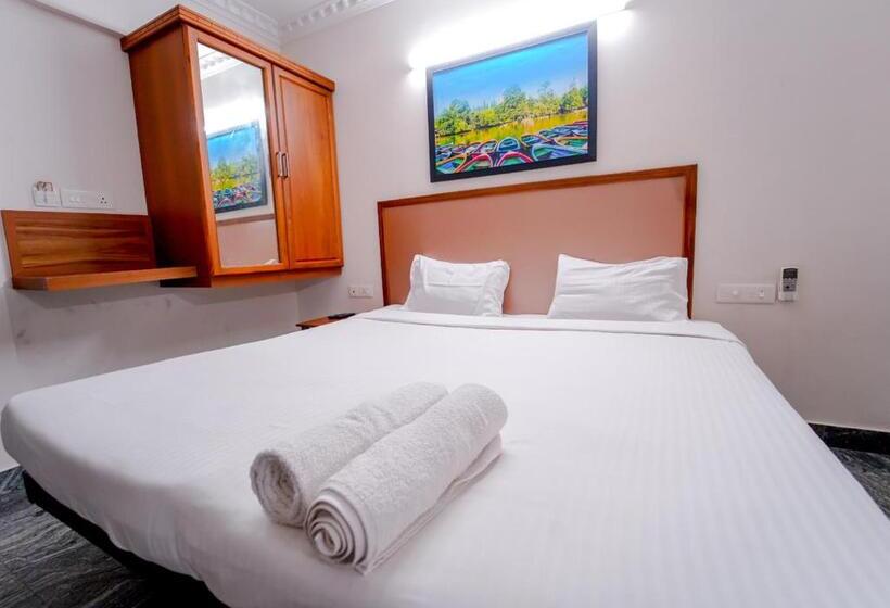 Hotel Pop Tavern Delight By Voye Homes