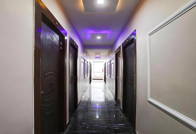 هتل Raisi Residency