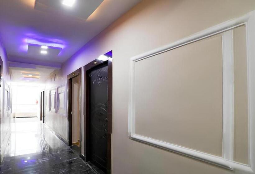 هتل Raisi Residency