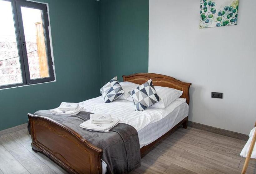 Pension Aparan Guest House