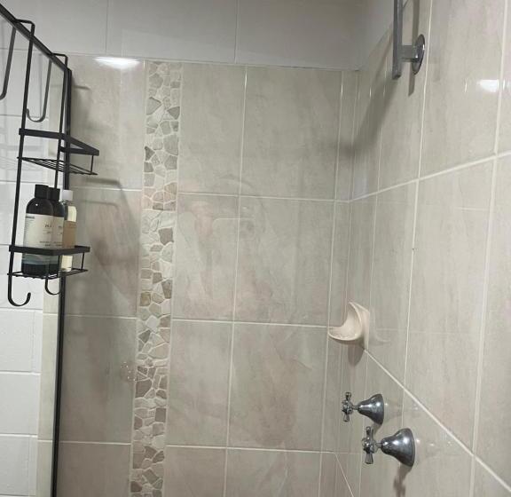 Пансион Cooloola Cove Hideaway