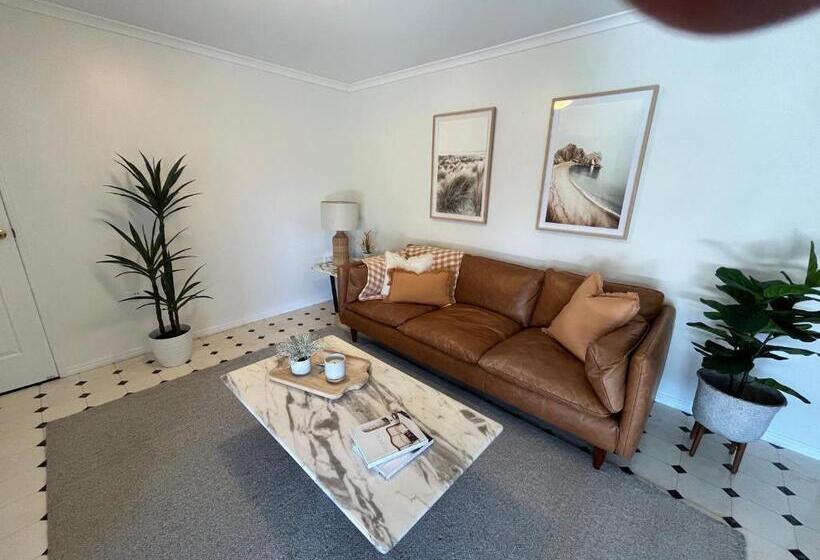 Пансион Cooloola Cove Hideaway