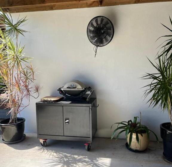 Пансион Cooloola Cove Hideaway