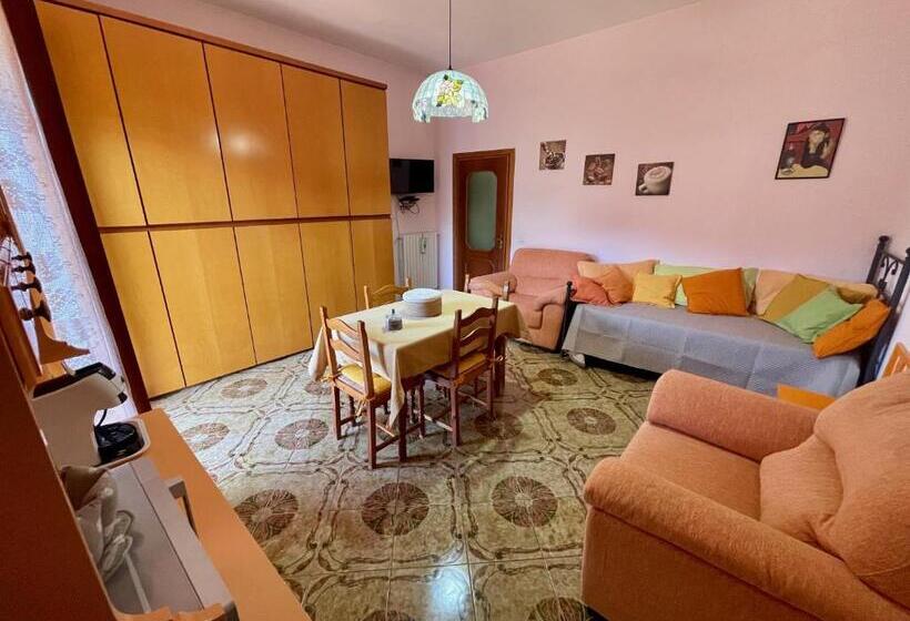 펜션 La Casa Di Luisa Appartamento 3 Camere