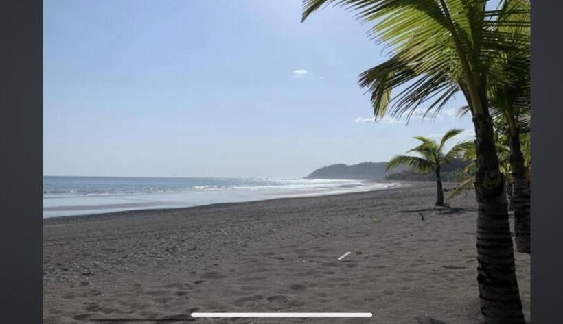 ペンション The Hide Away