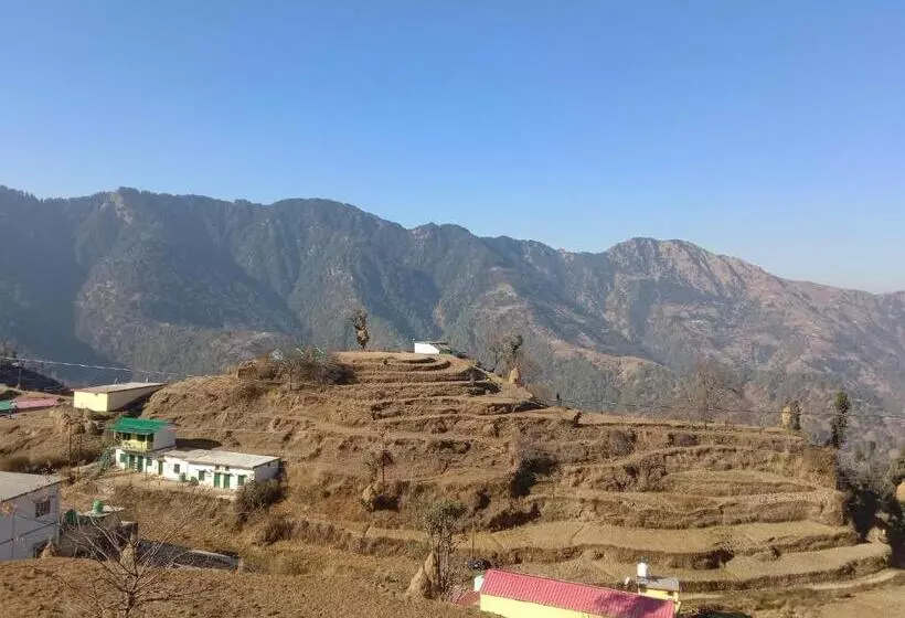 Hotelli Himalayan Hill Top Resort