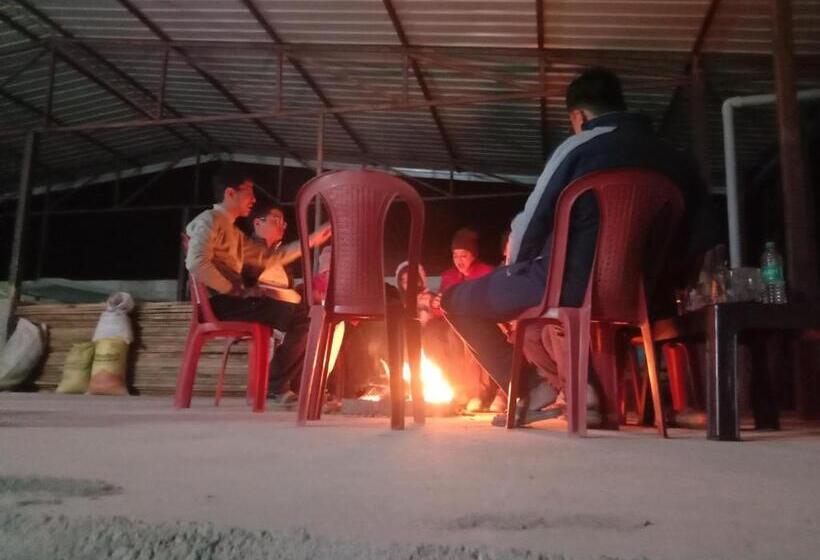 Hotel Himalayan Hill Top Resort