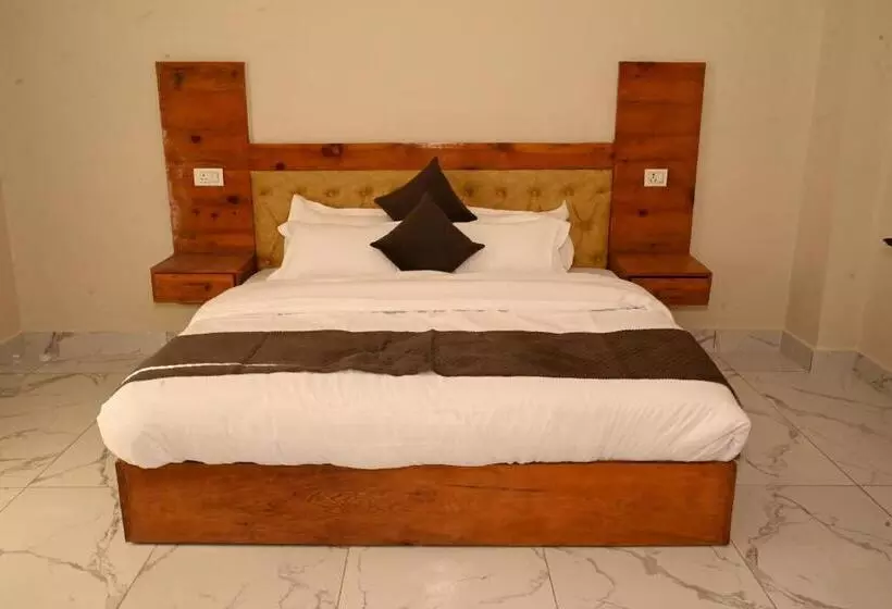 Hotelli Himalayan Hill Top Resort