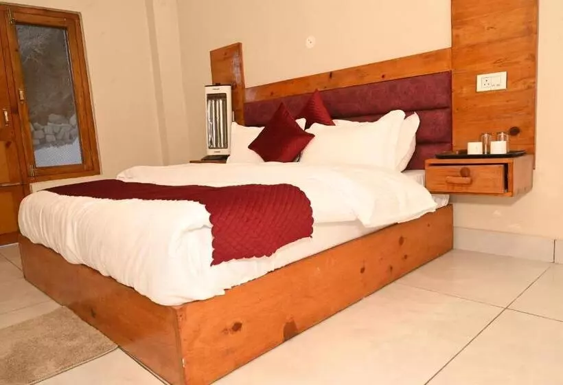 Hotelli Himalayan Hill Top Resort