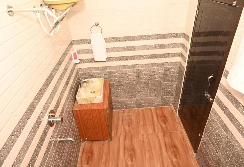 Hotel Himalayan Hill Top Resort