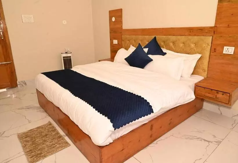 Hotelli Himalayan Hill Top Resort