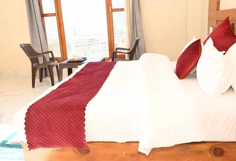 Hotelli Himalayan Hill Top Resort