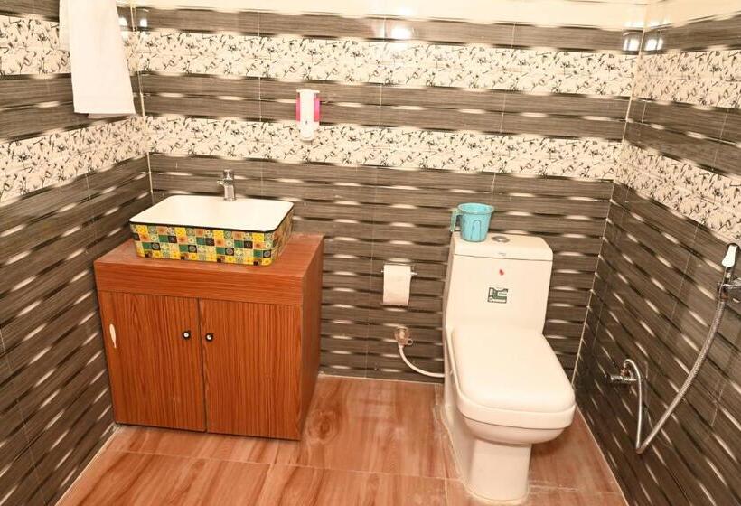 Hotel Himalayan Hill Top Resort