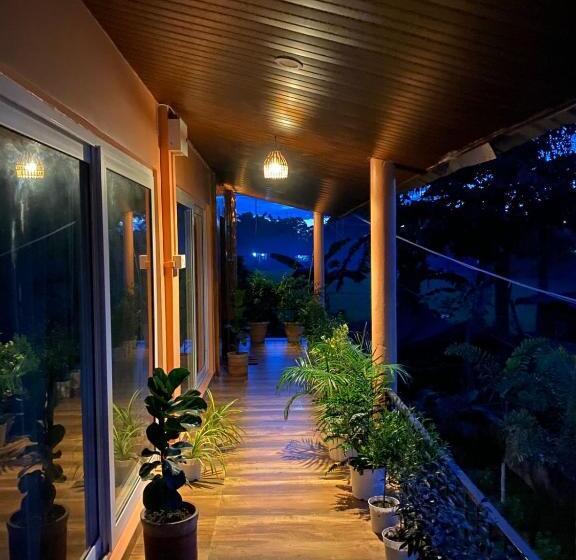 هتل Lemonwood Cottage