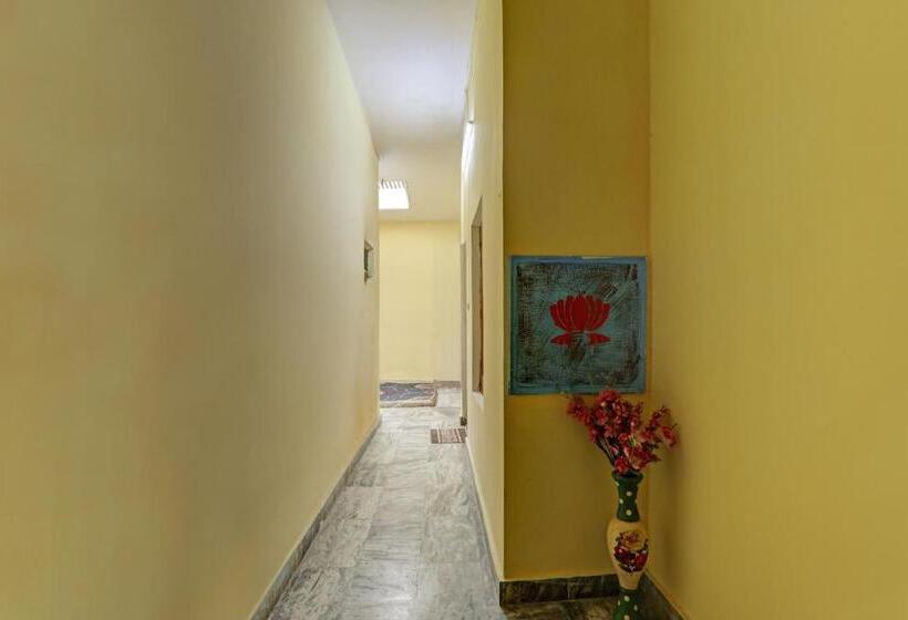 Отель Oyo Flagship V.k Homestay