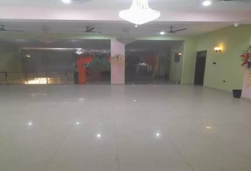 ホテル Spot On Maharana Palace