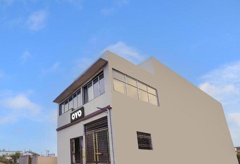 Отель Spot On Tejas Lodge