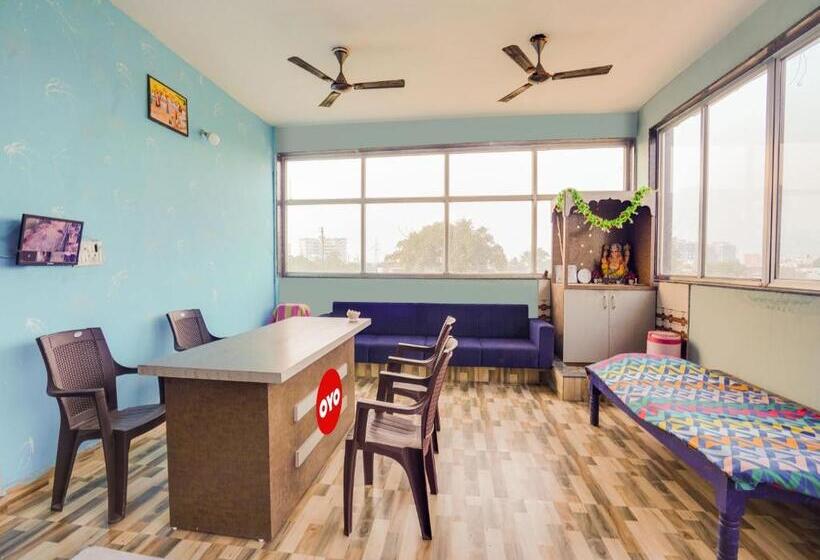 Отель Spot On Tejas Lodge