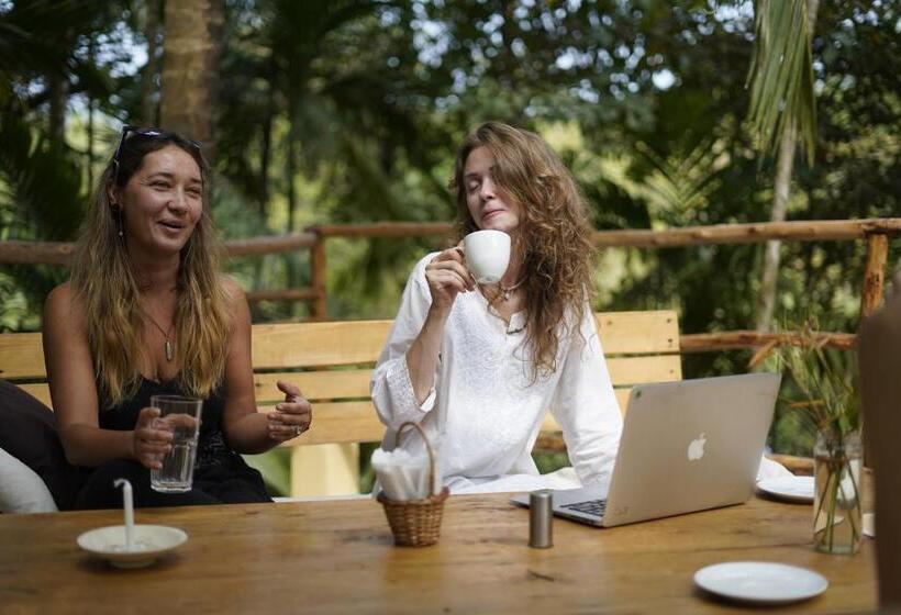 هتل Svabodha Wellness