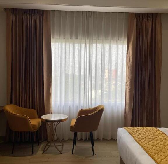 호텔 Three Seasons