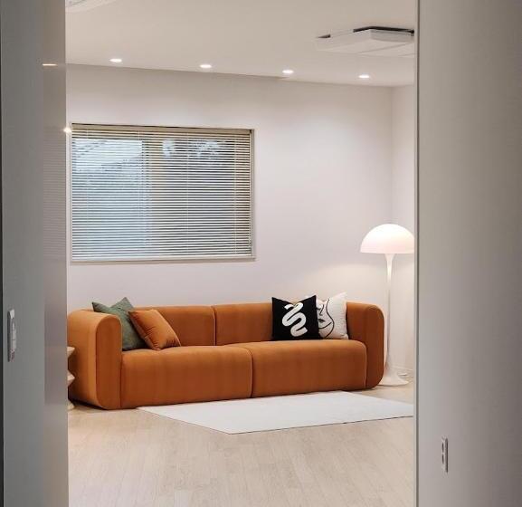 Пансион 경산호수뷰 미드센추리&워케이션 3베드