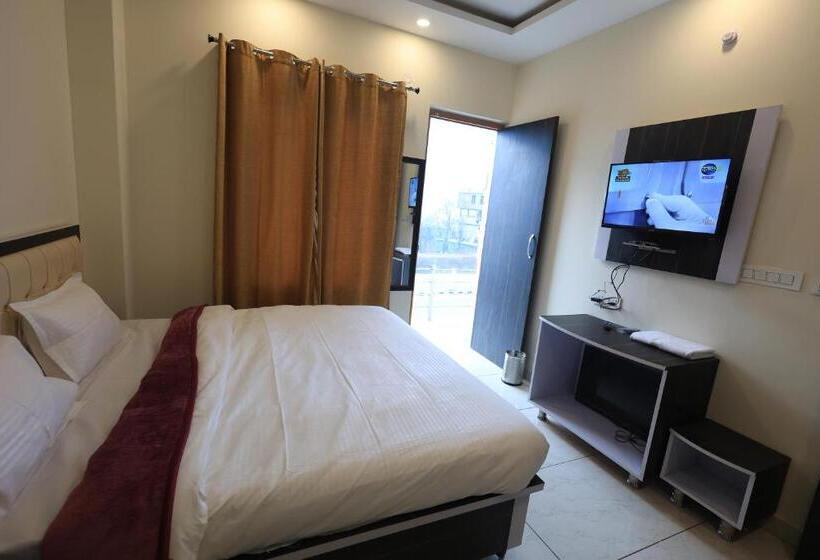 פנסיון Knights Inn