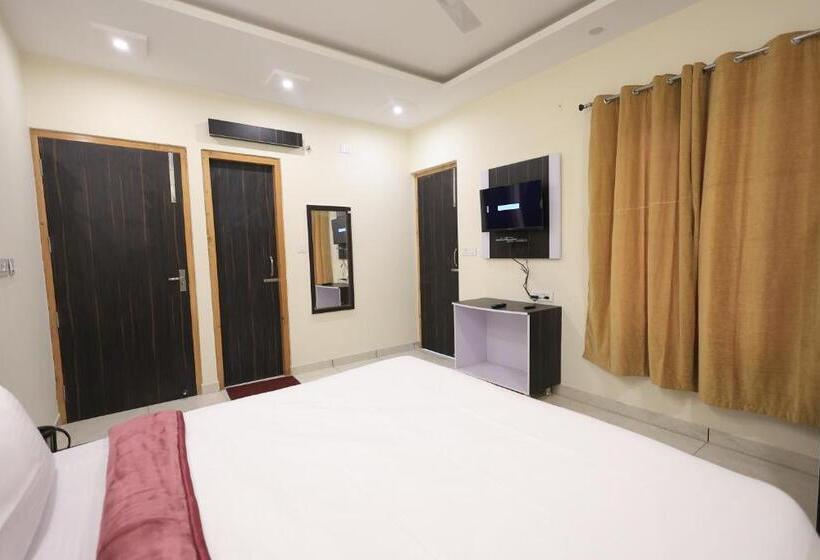 פנסיון Knights Inn