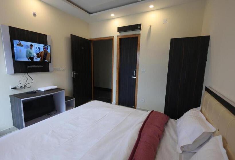 פנסיון Knights Inn